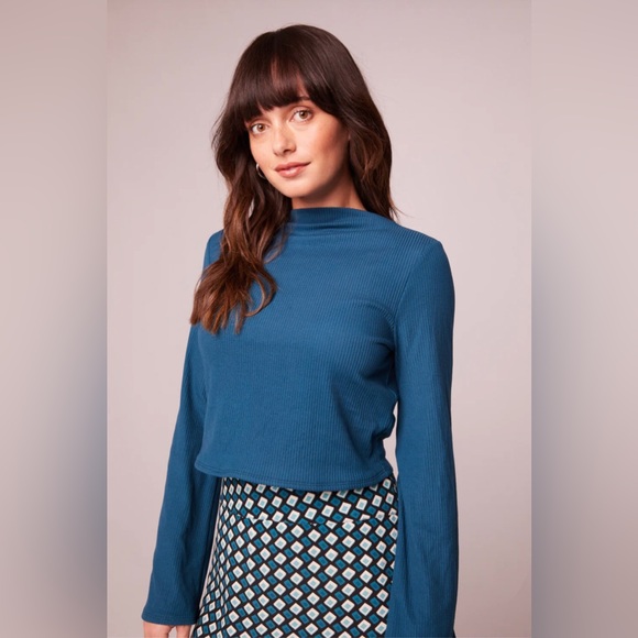 BAND OF THE FREE AVRIL TEAL MOCK NECK CROP TOP NWT - Picture 3 of 10